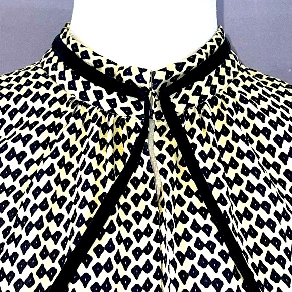 DEREK LAM SILK BLOUSE - Picture 7 of 10